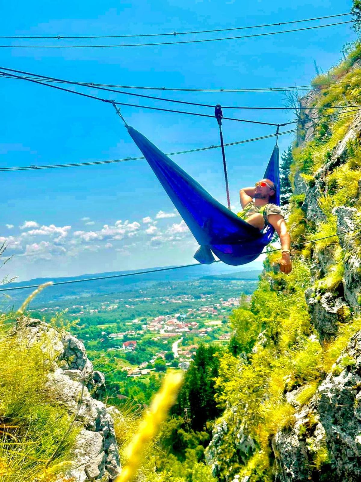 Pensiunea Valea Șușiței, Ciubar, Sauna, ATV, Safari, Offroad Jeep, Ghid Turistic Climbing, Rafting, Safari, Paragliding view 5
