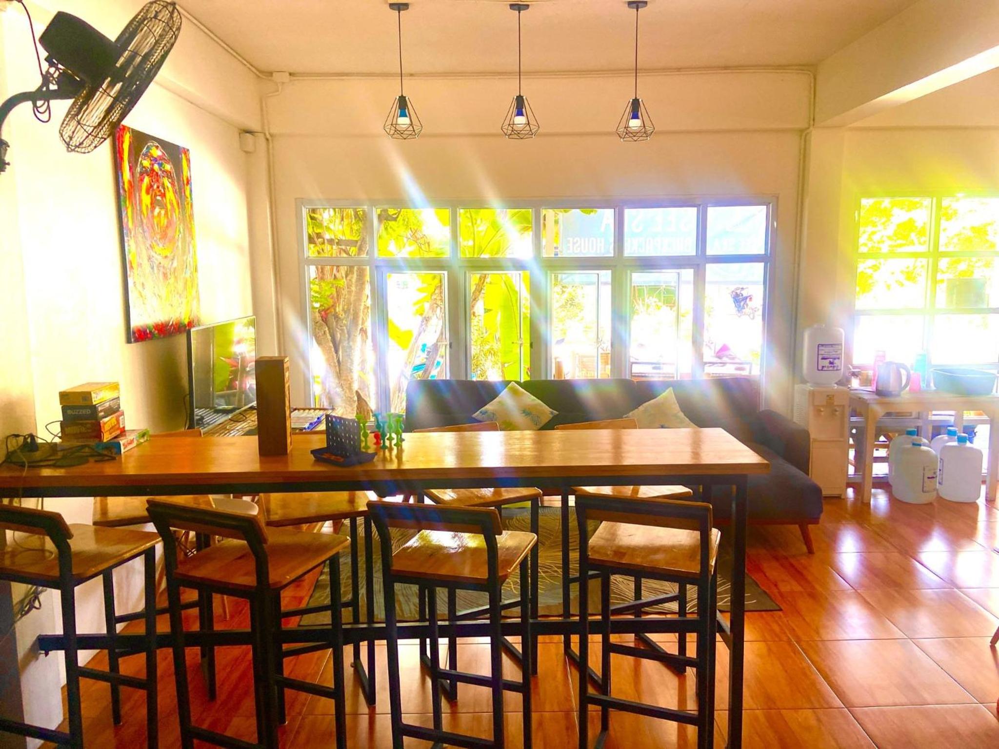 See Sea Backpackers House