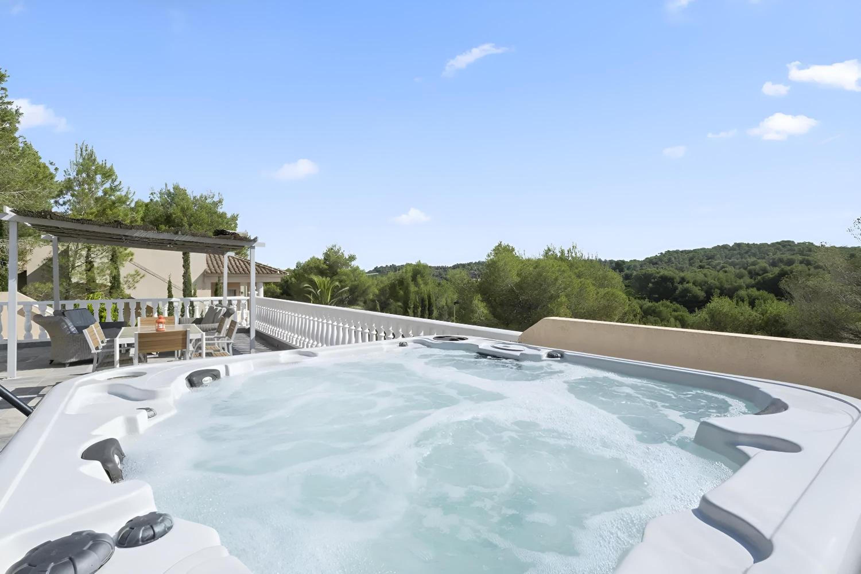 Villa KIP, private pool & jacuzzi surrounded by nature view 4