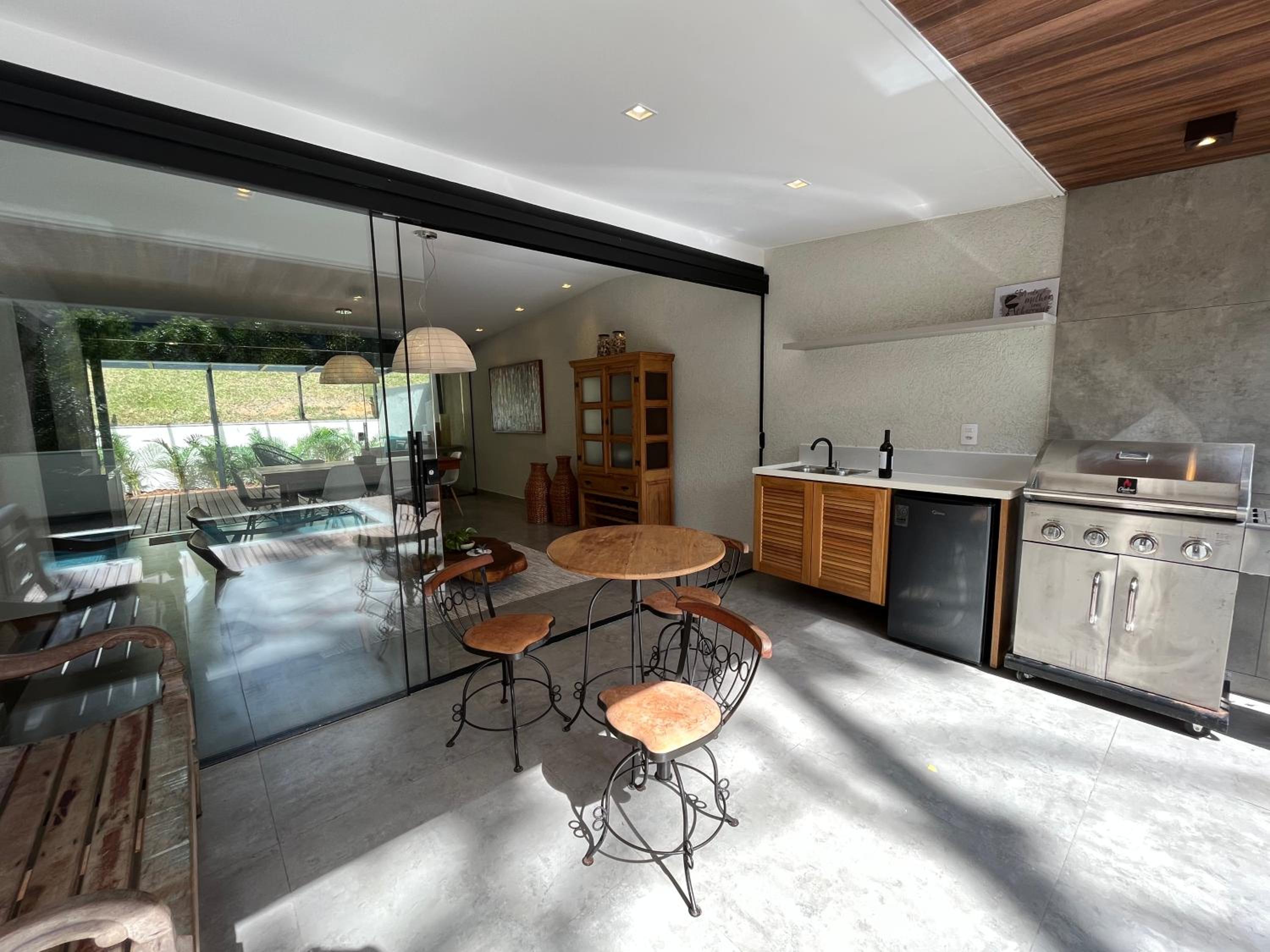 Casa 08 Floresta Boa Vista - Piscina Privativa e Lounge com Deck em Meio à Natureza