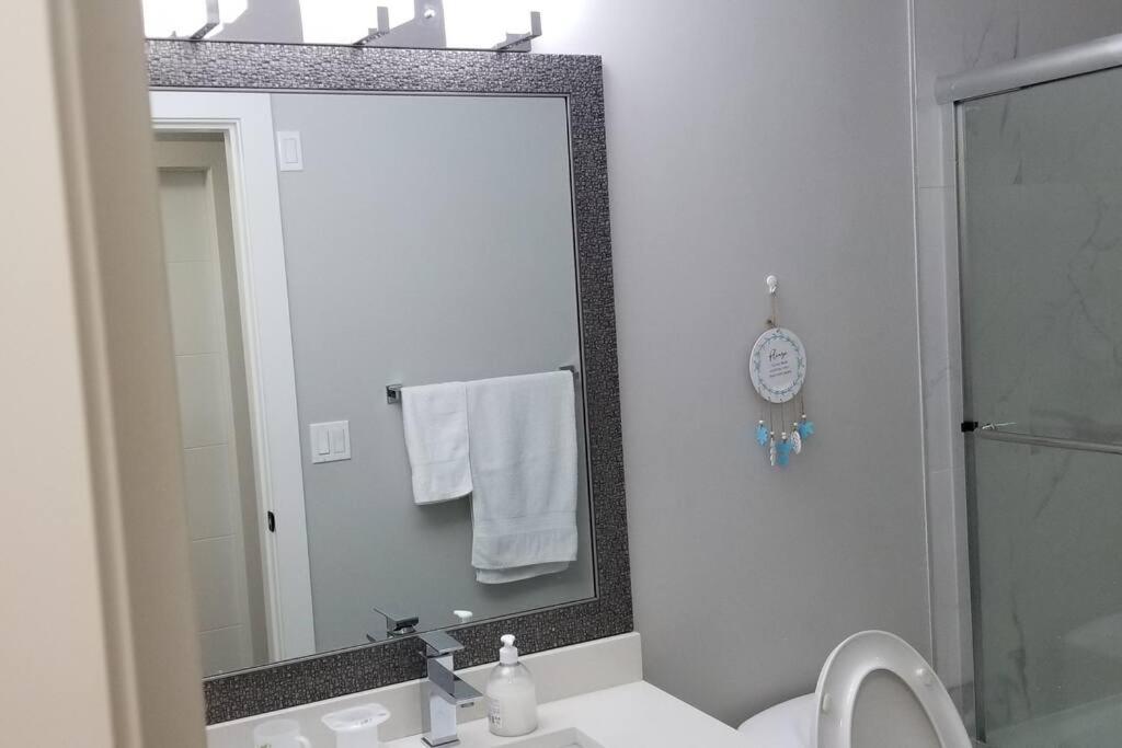 Basement Suite 1 queen bedroom(Brand New House)