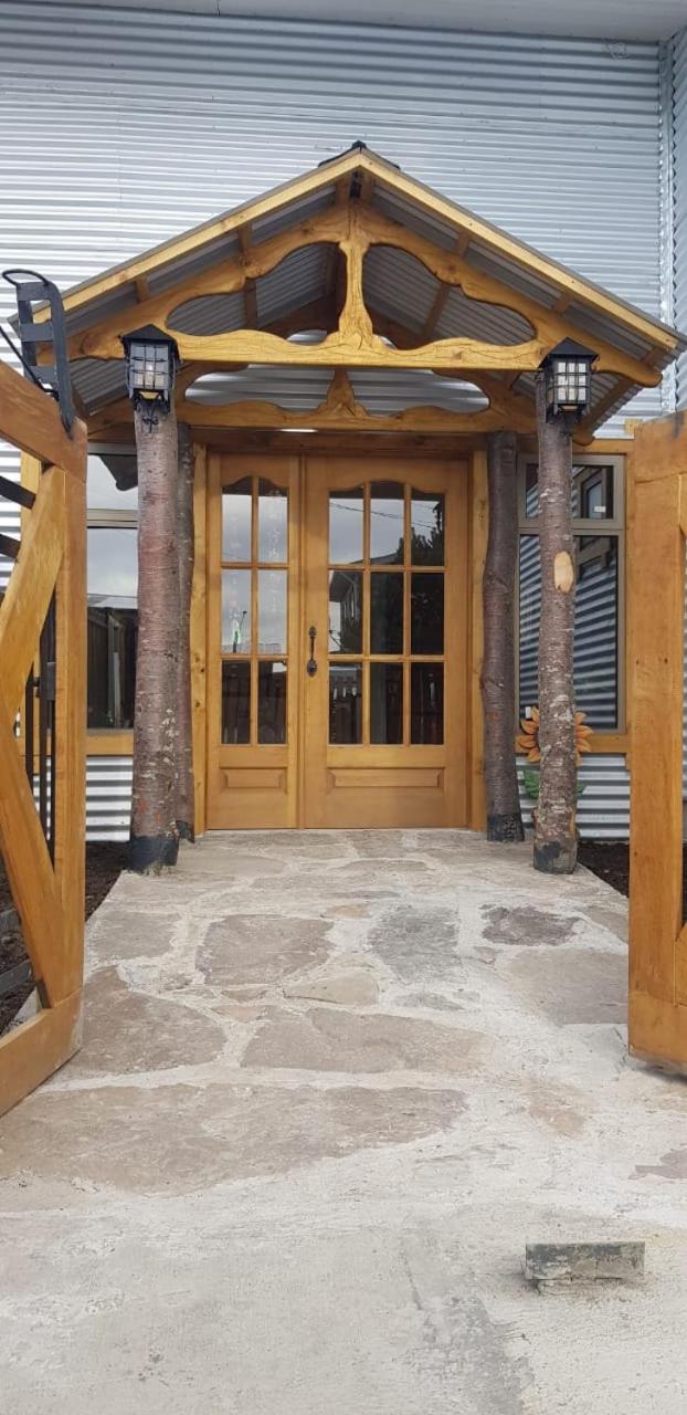 Hostal Lago Cóndor