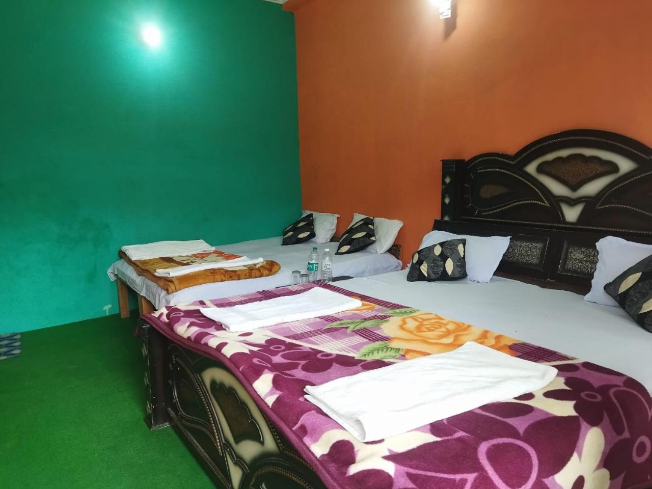 Ritik Home Stay Barkot view 4