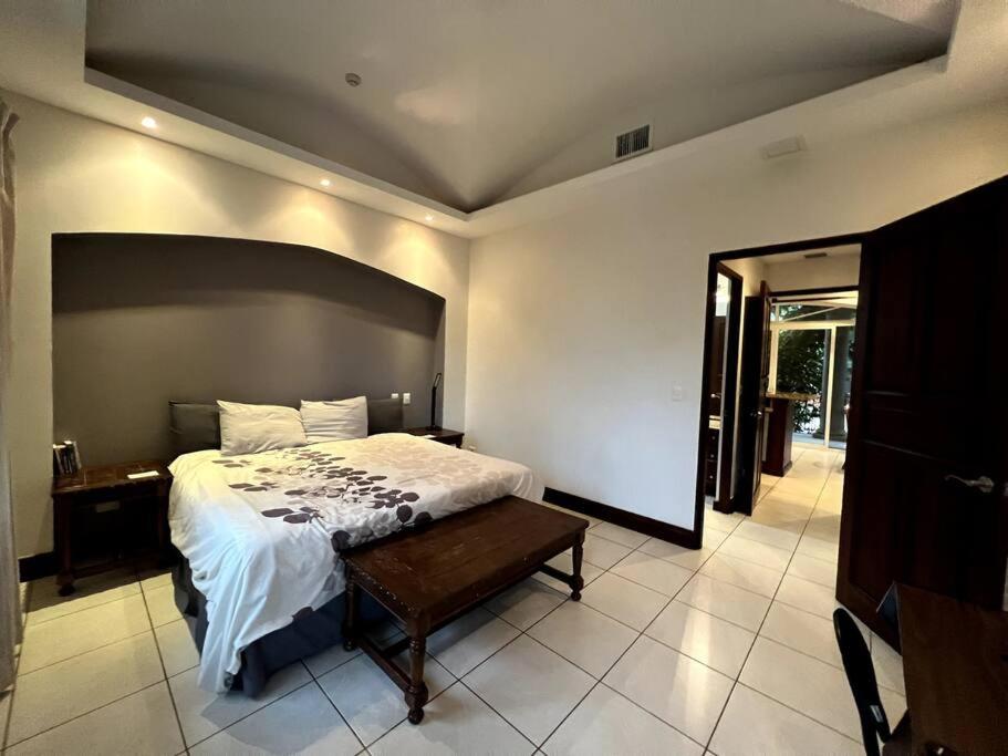 1 Bedroom with pool and walking distance to beach