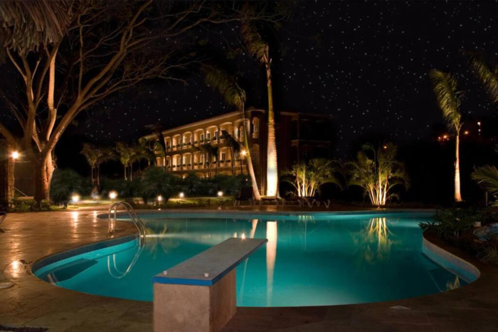 1 Bedroom with pool and walking distance to beach
