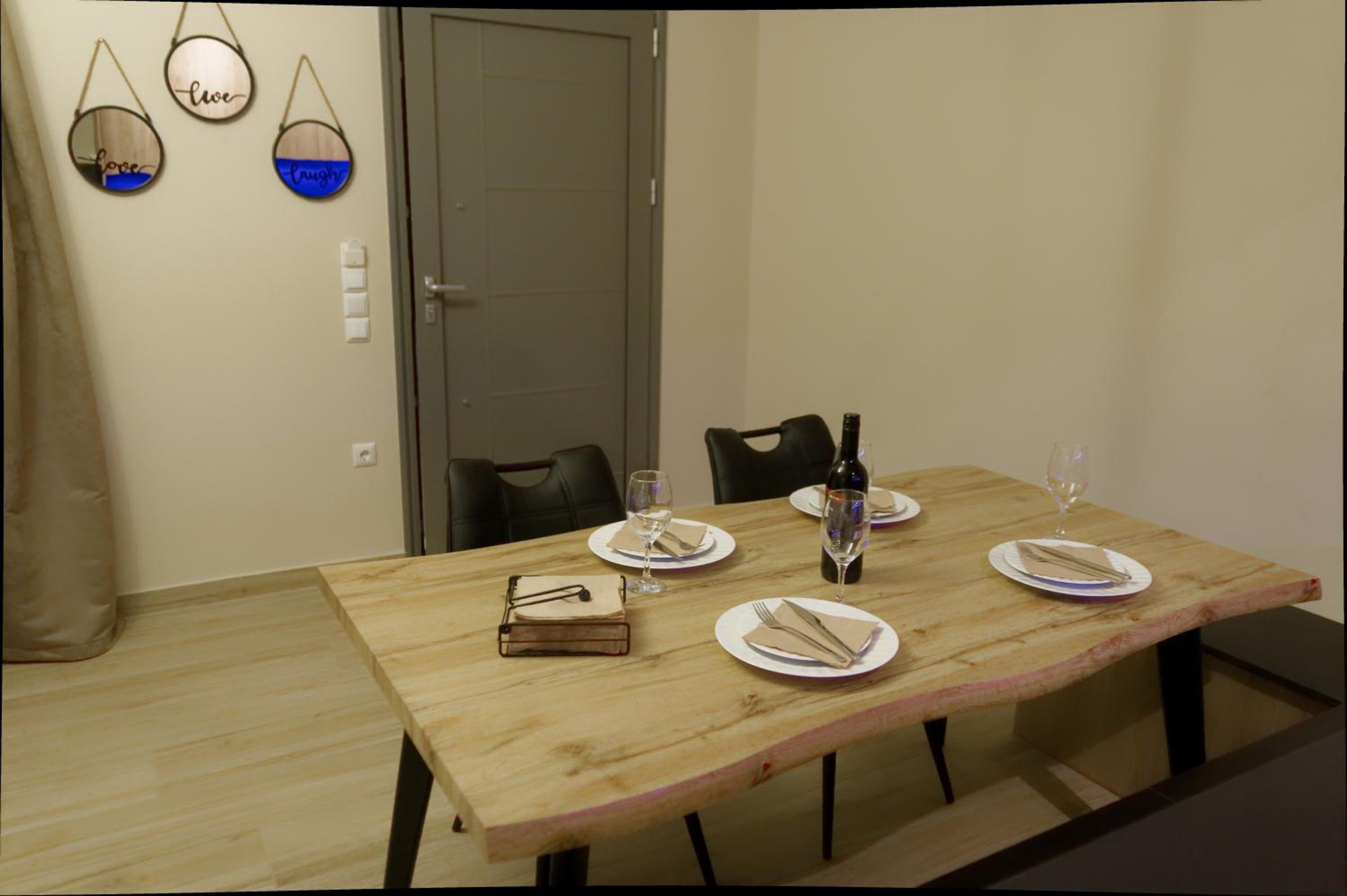 Niriides Apartments