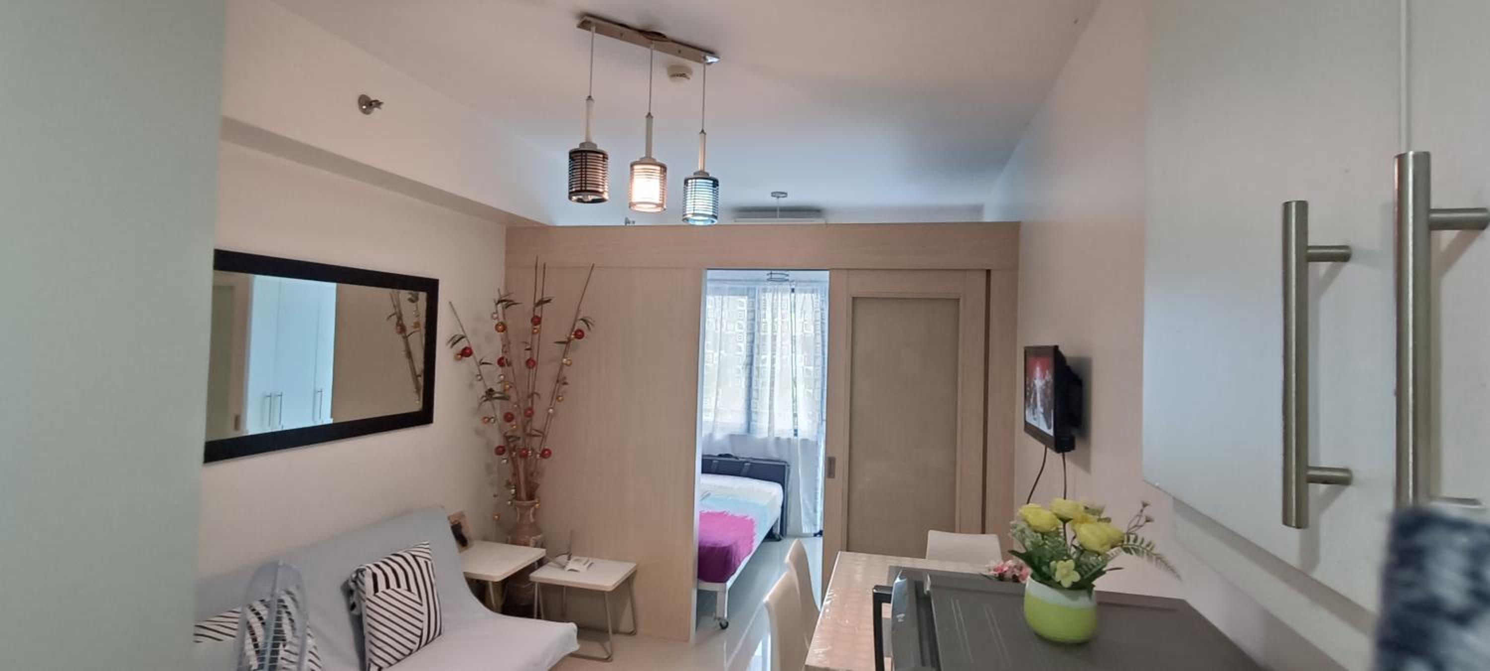 Amigo's Place at Sea Residences view 3