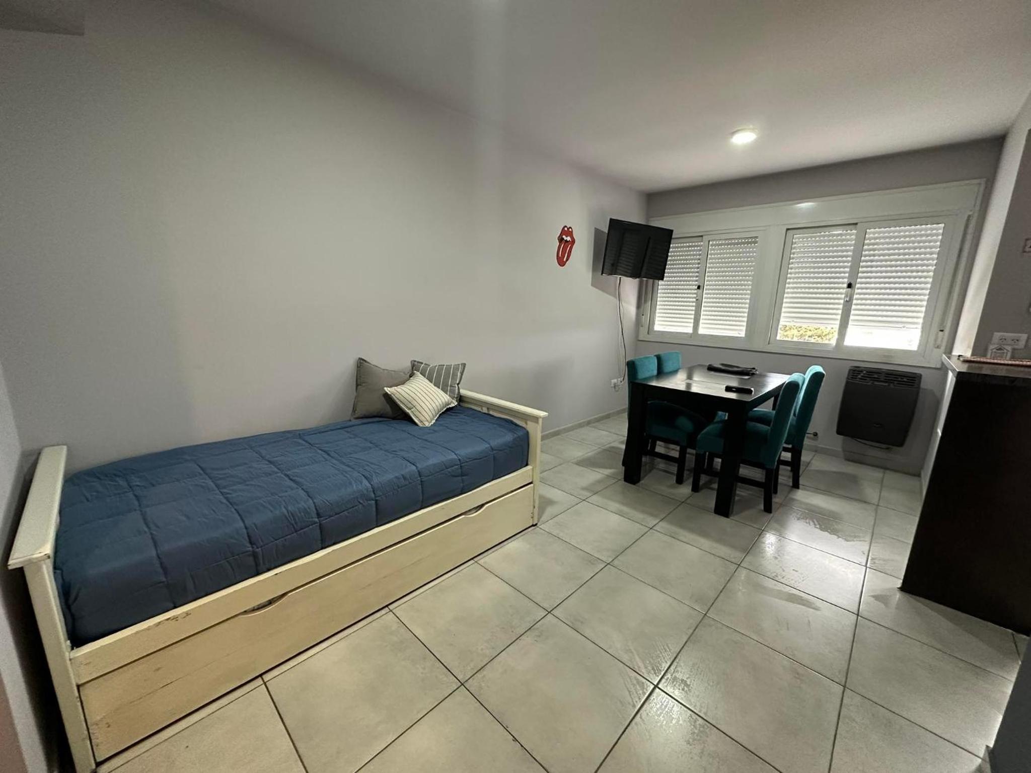 Departamento por día para 4 personas con cochera cubierta en Bahía Blanca