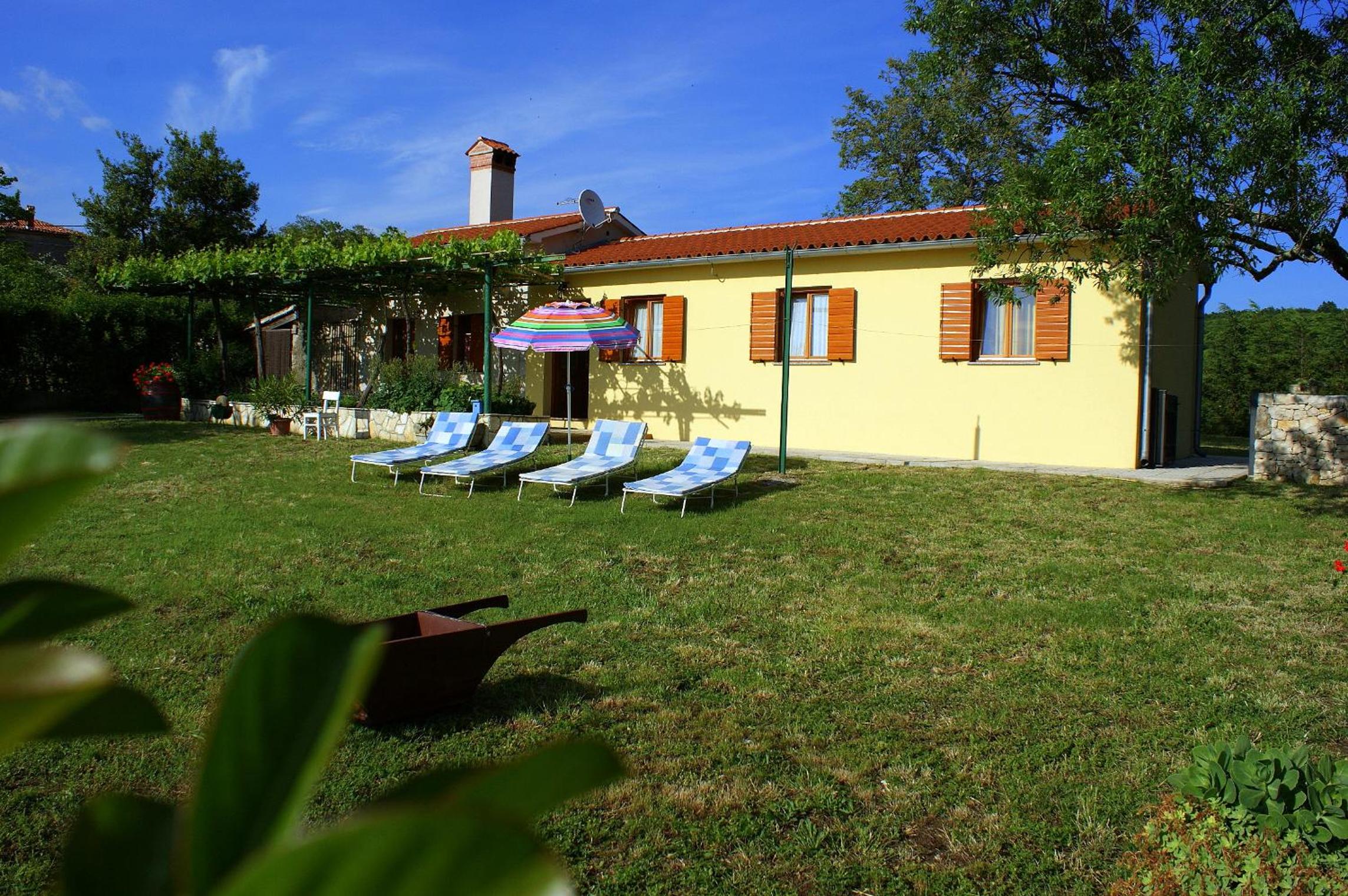 HOUSE VEZO