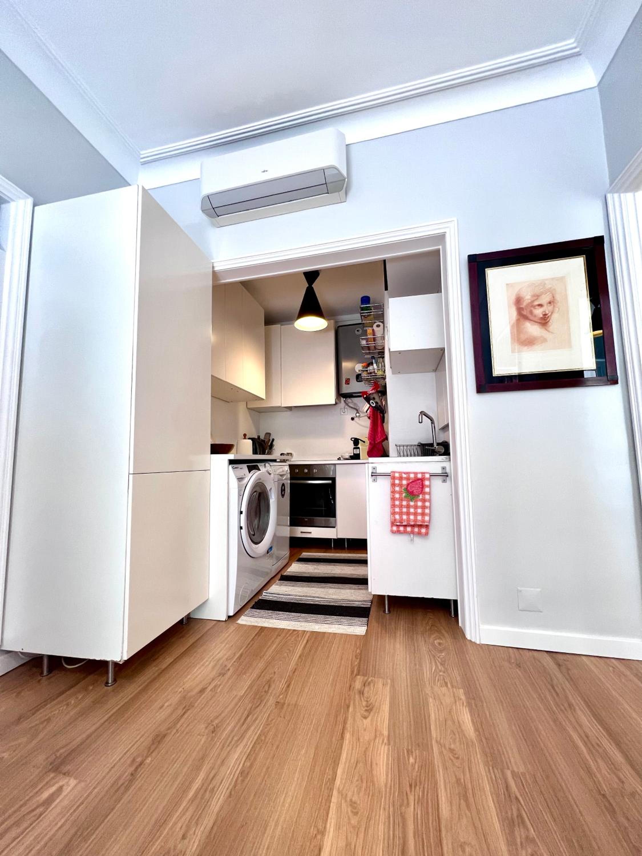 Chiado Cozy apartment with terrace view 4