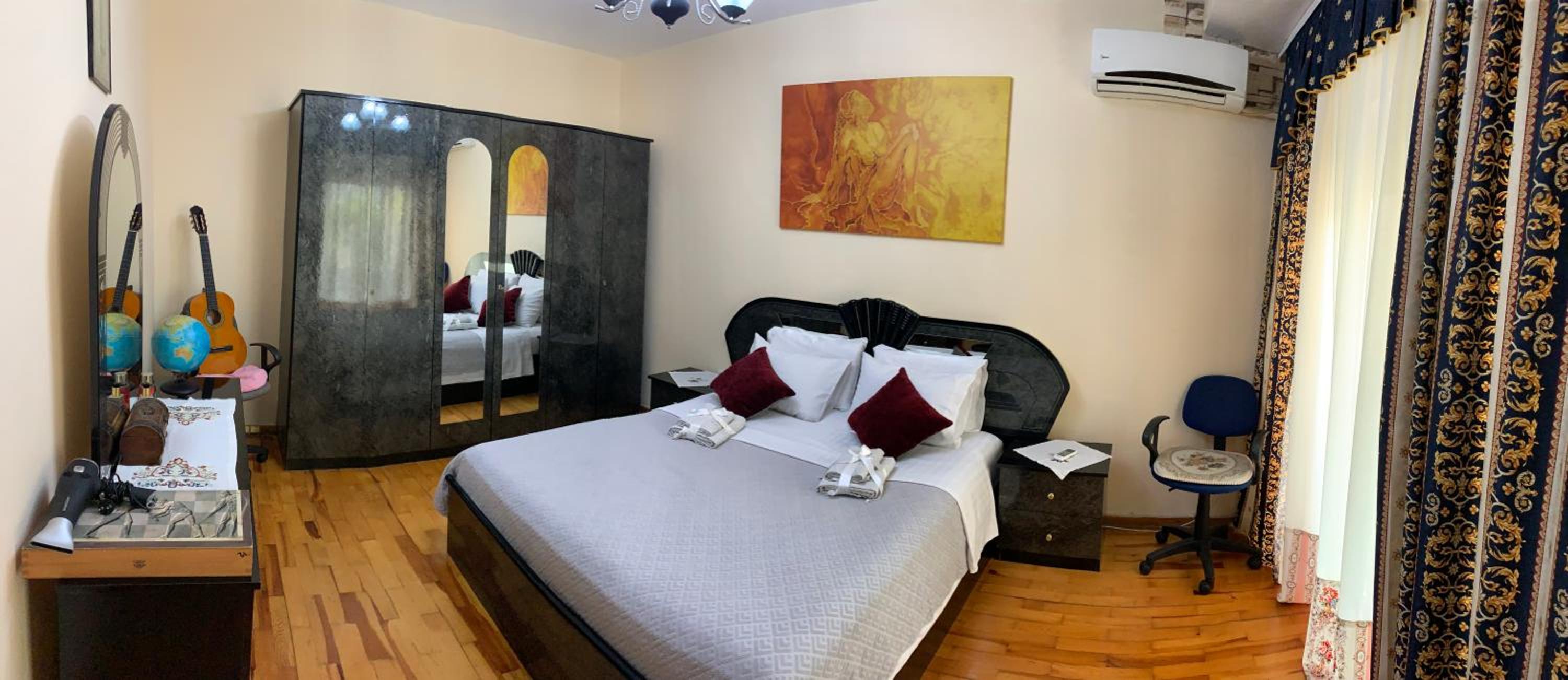 Christina's house with 2 bedrooms and free parking