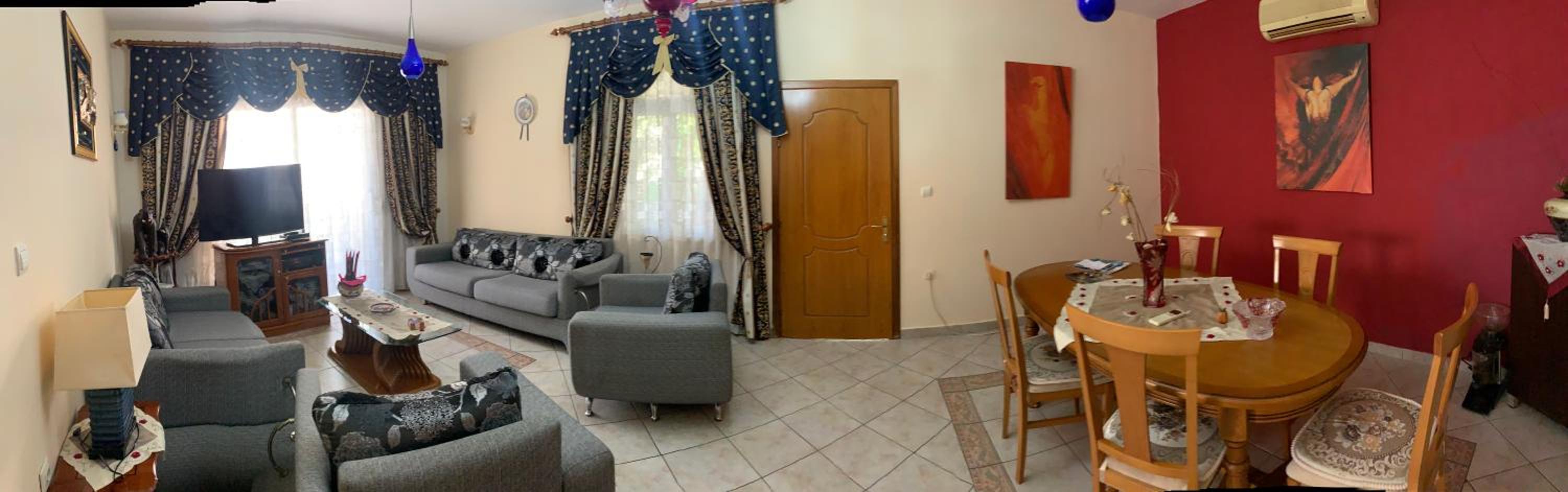 Christina's house with 2 bedrooms and free parking
