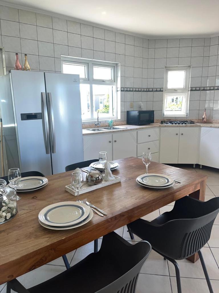 Vakantiewoning, nabij Santa Barbara Beach