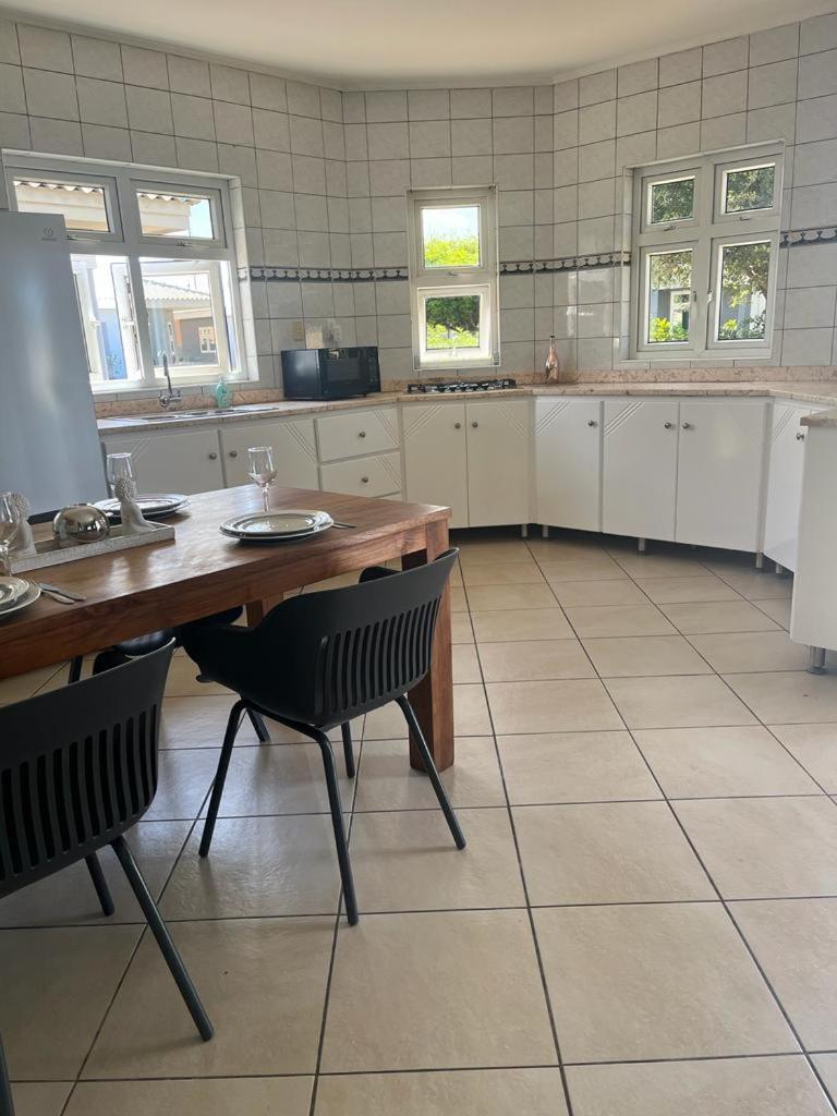 Vakantiewoning, nabij Santa Barbara Beach