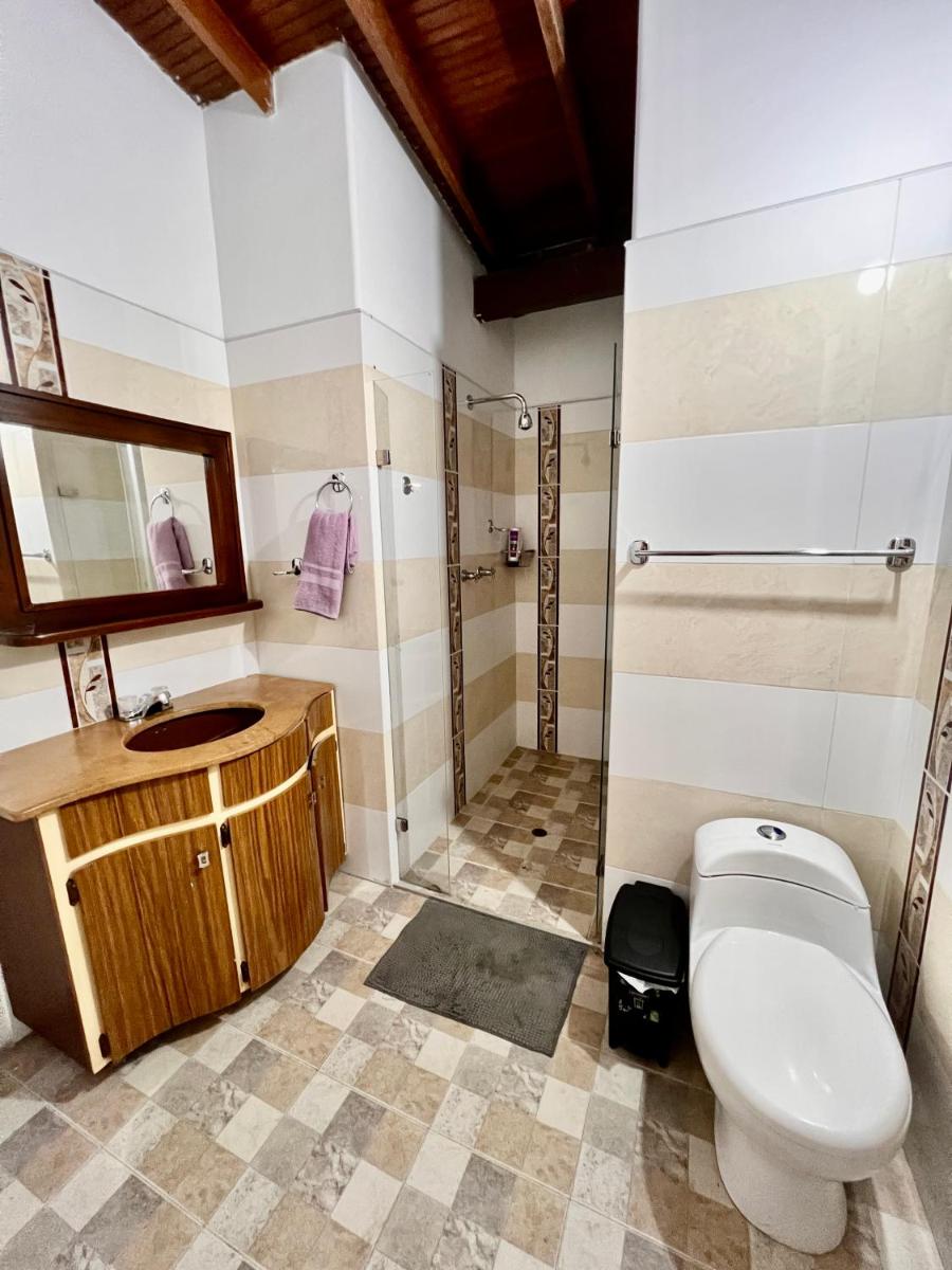 Sereni Laureles Hotel Cafe