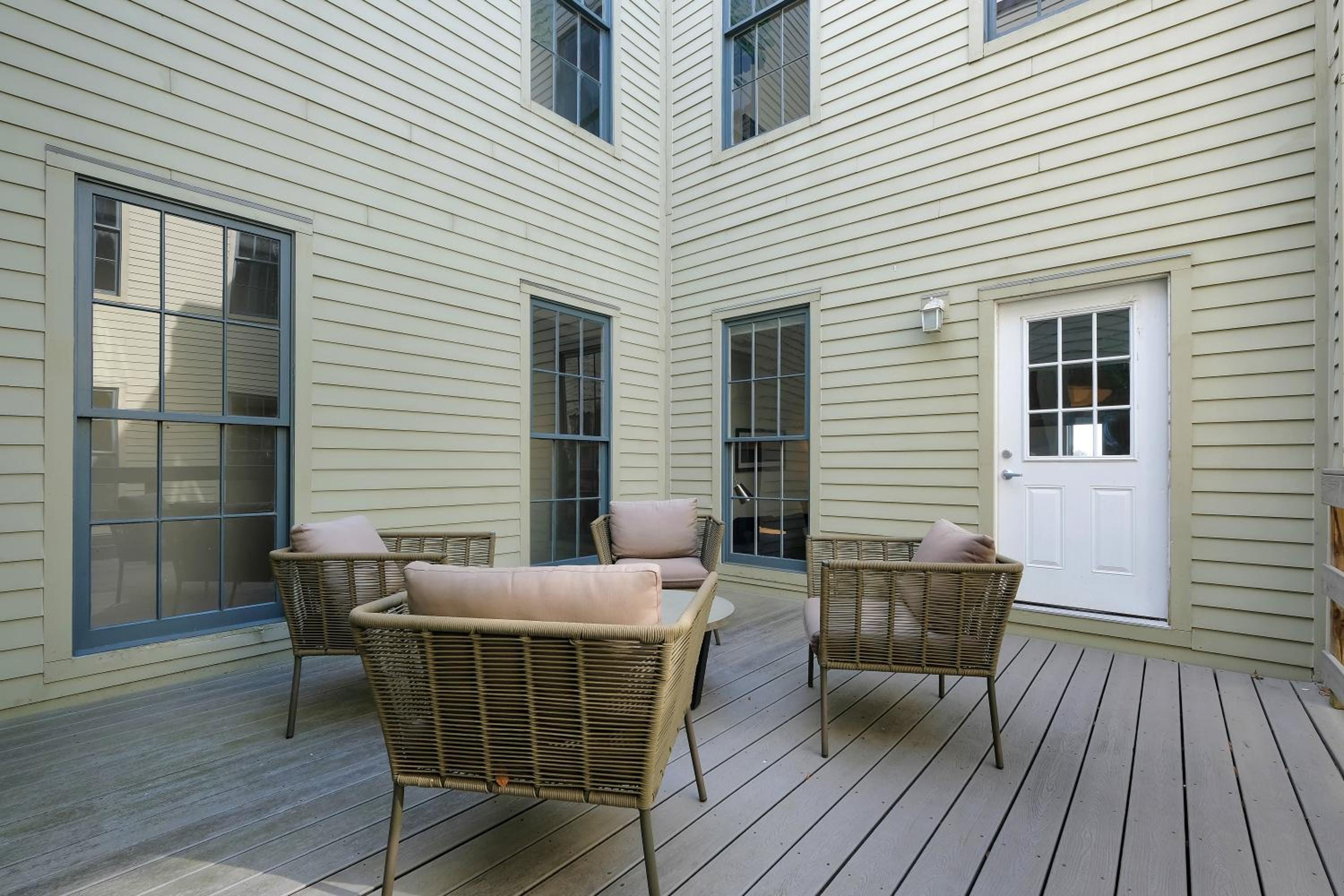 2br Apartment With King Beds, Historic Charm view 2