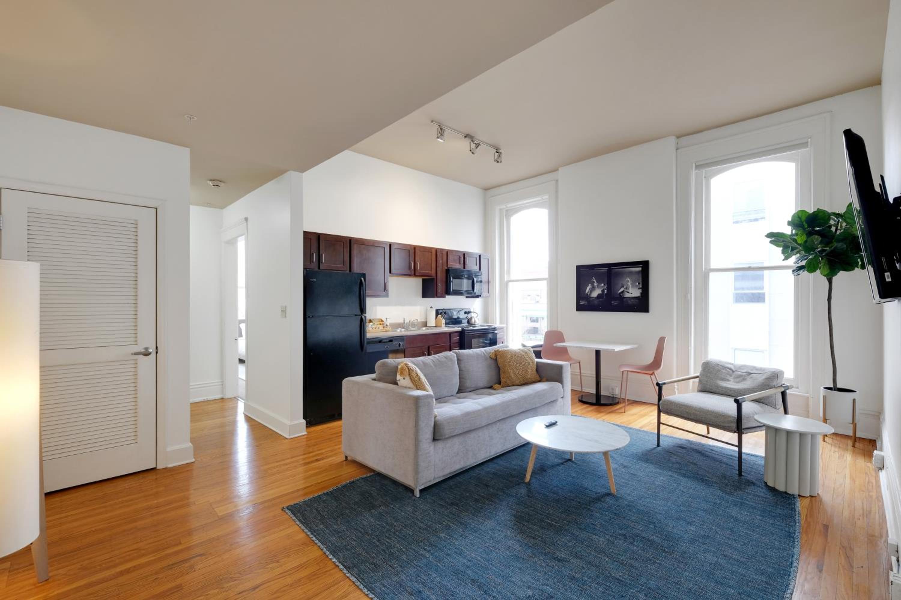 Historic Charm, Walkable Entertainment view 3