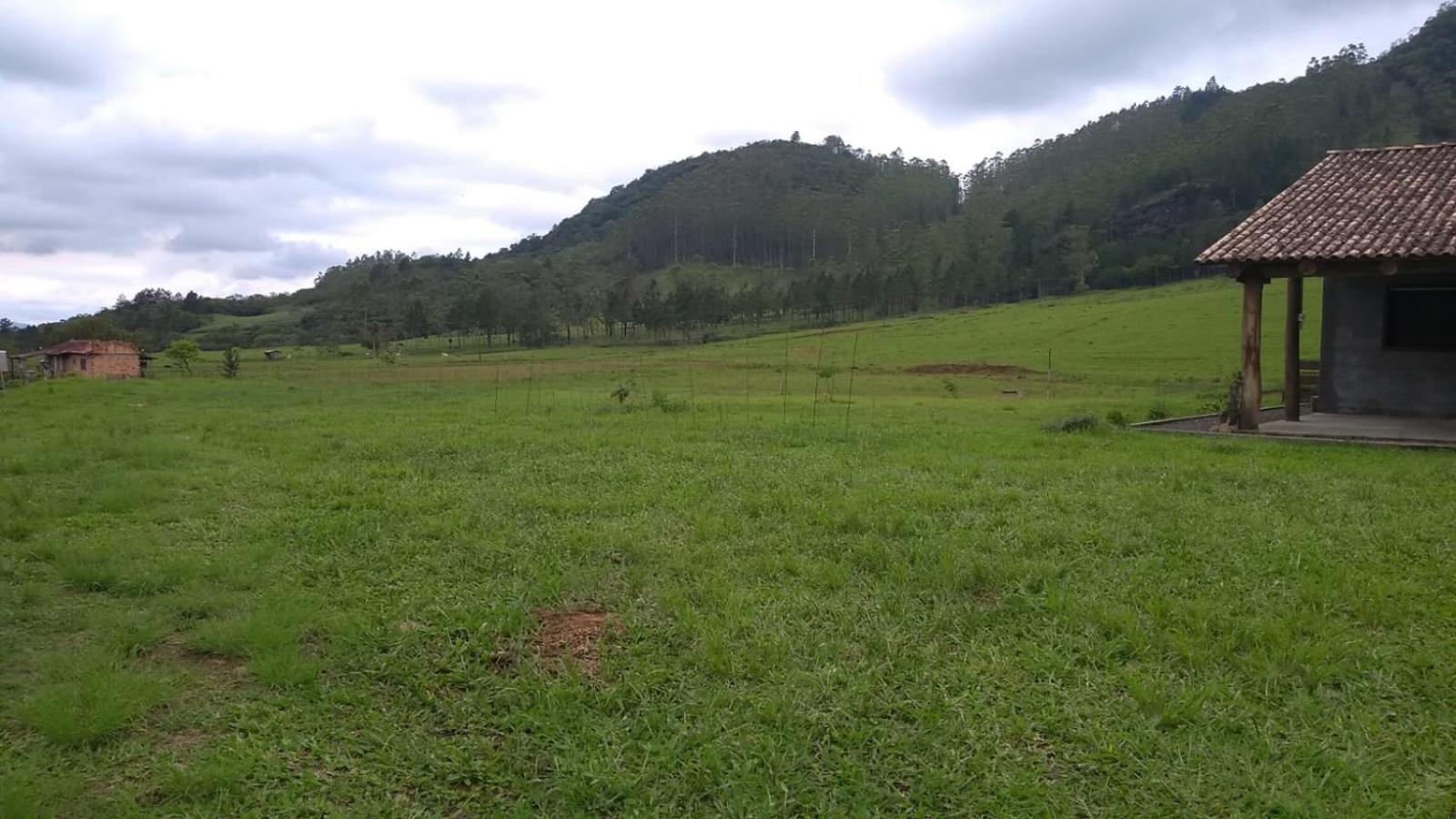 Hostel e Camping Vale Mirante da Rocha