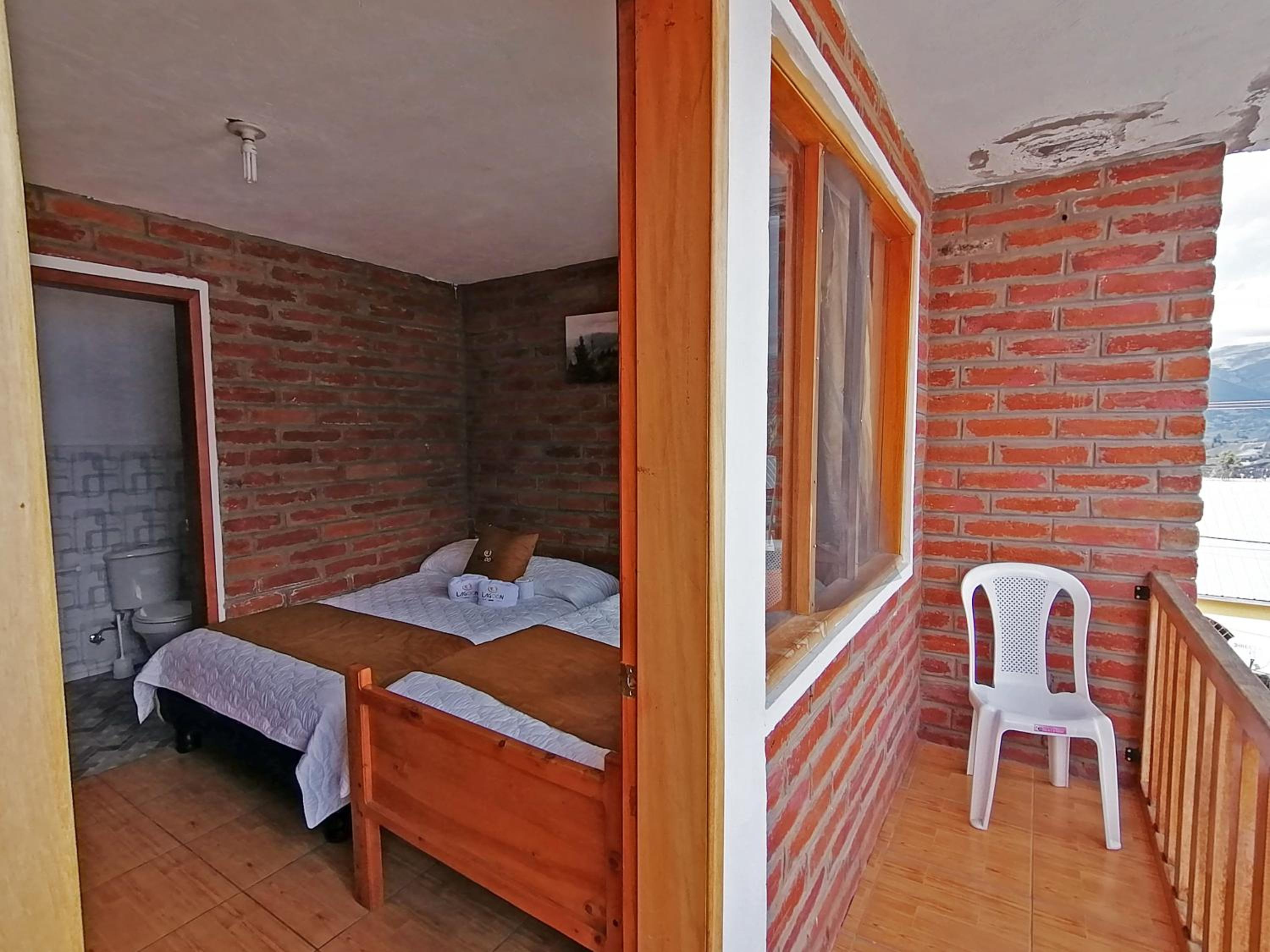 Lagoon Hotel Chugchilan
