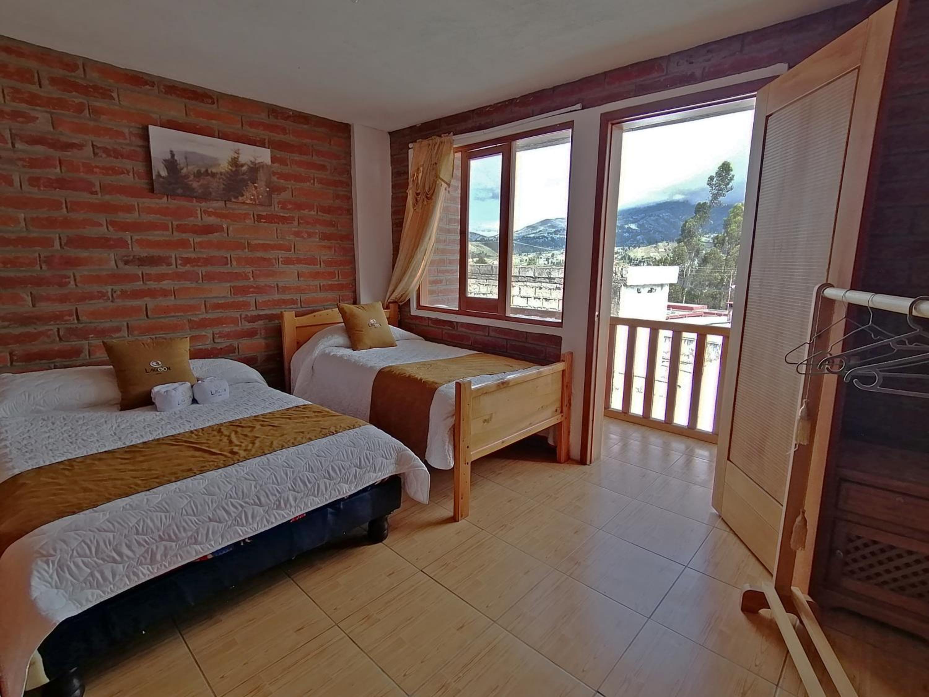 Lagoon Hotel Chugchilan