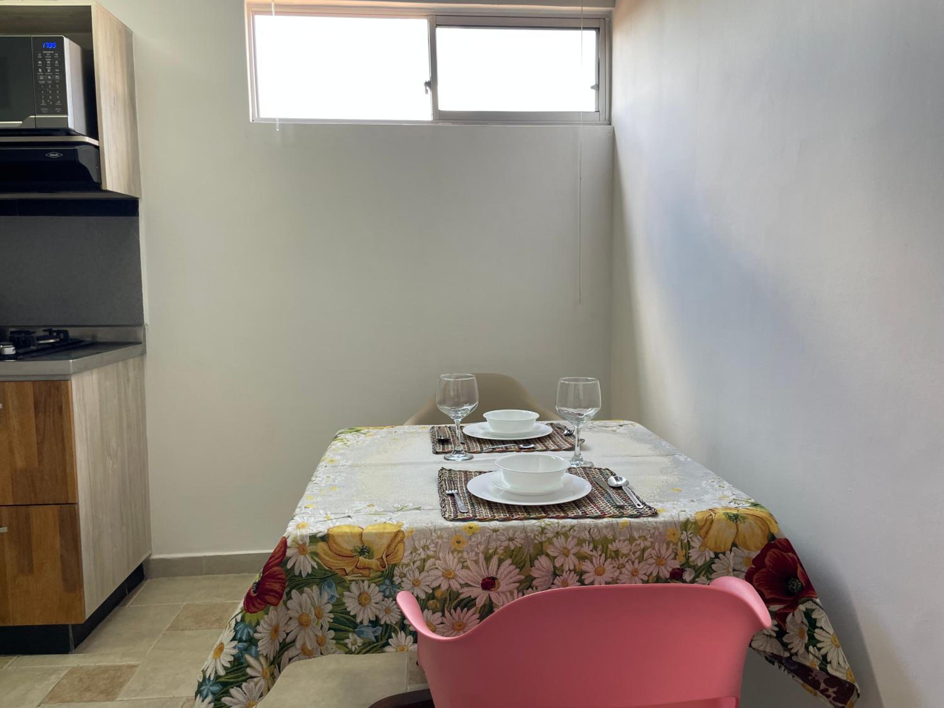 Apartamento en San Marcos Envigado con Aire C, Balcón WIFI, Central y dotado