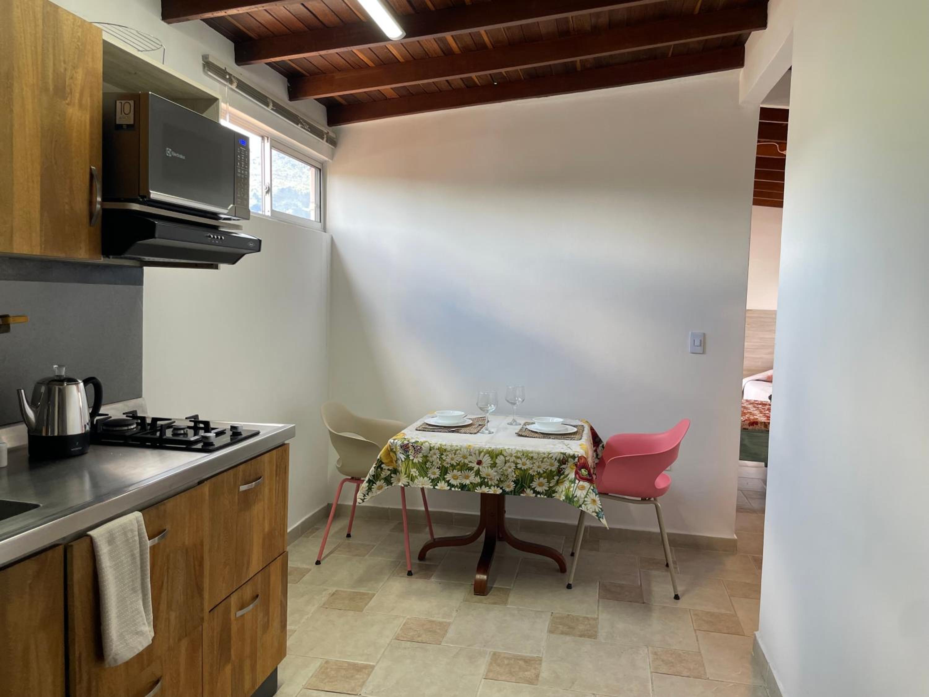 Apartamento en San Marcos Envigado con Aire C, Balcón WIFI, Central y dotado