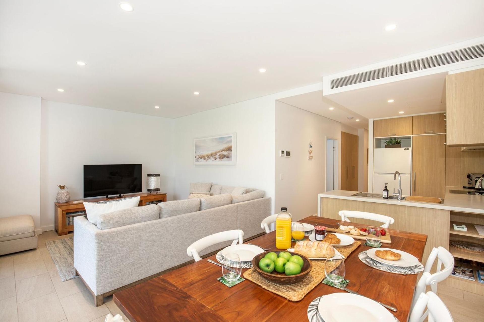 Obsidian Blue Huskisson