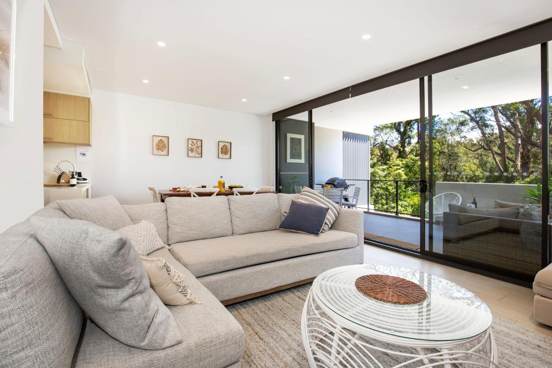 Obsidian Blue Huskisson