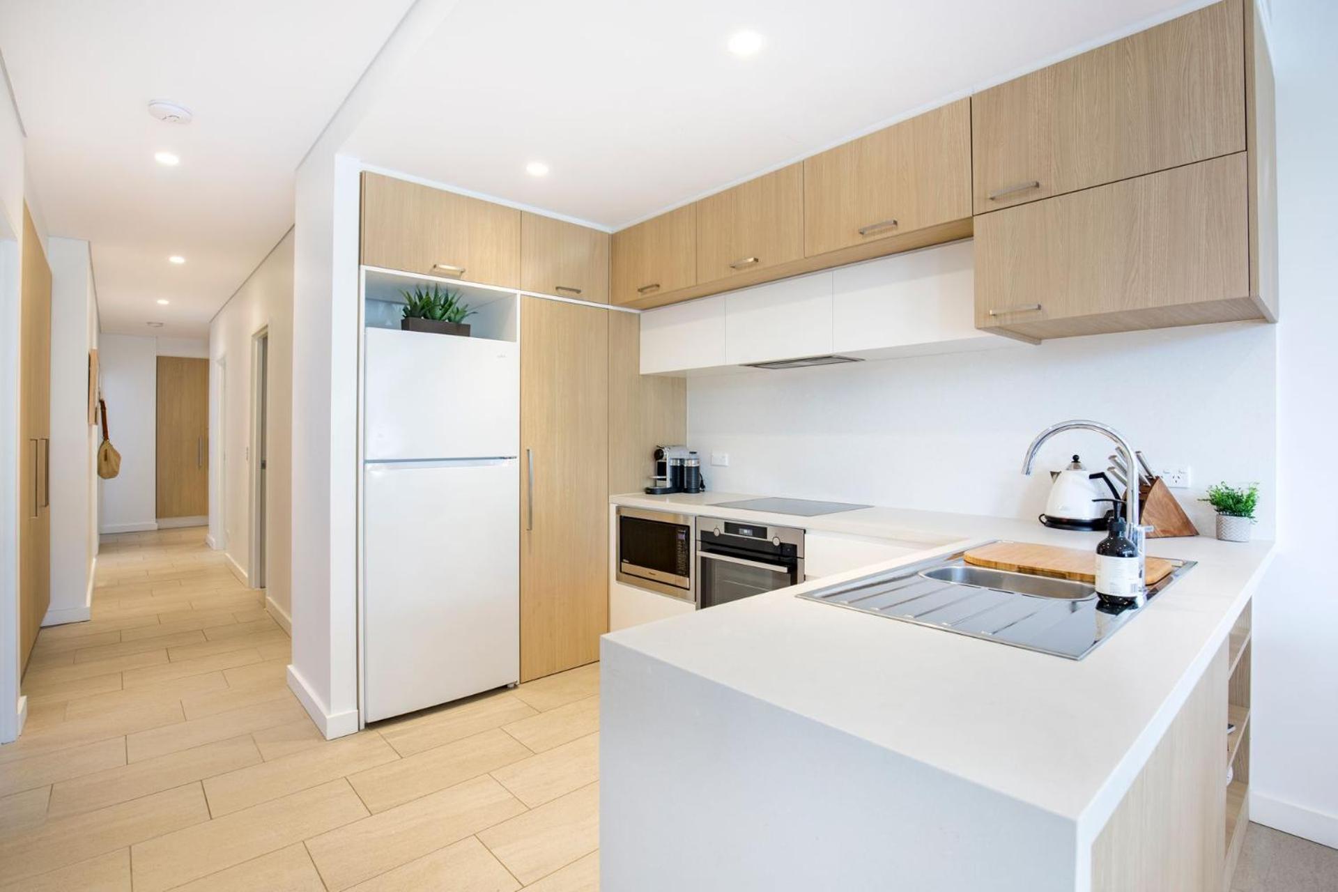 Obsidian Blue Huskisson