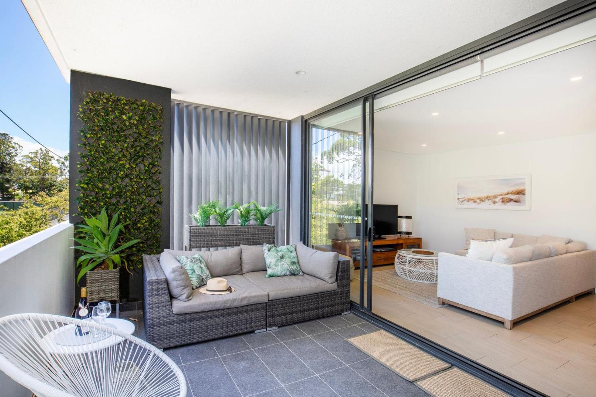 Obsidian Blue Huskisson