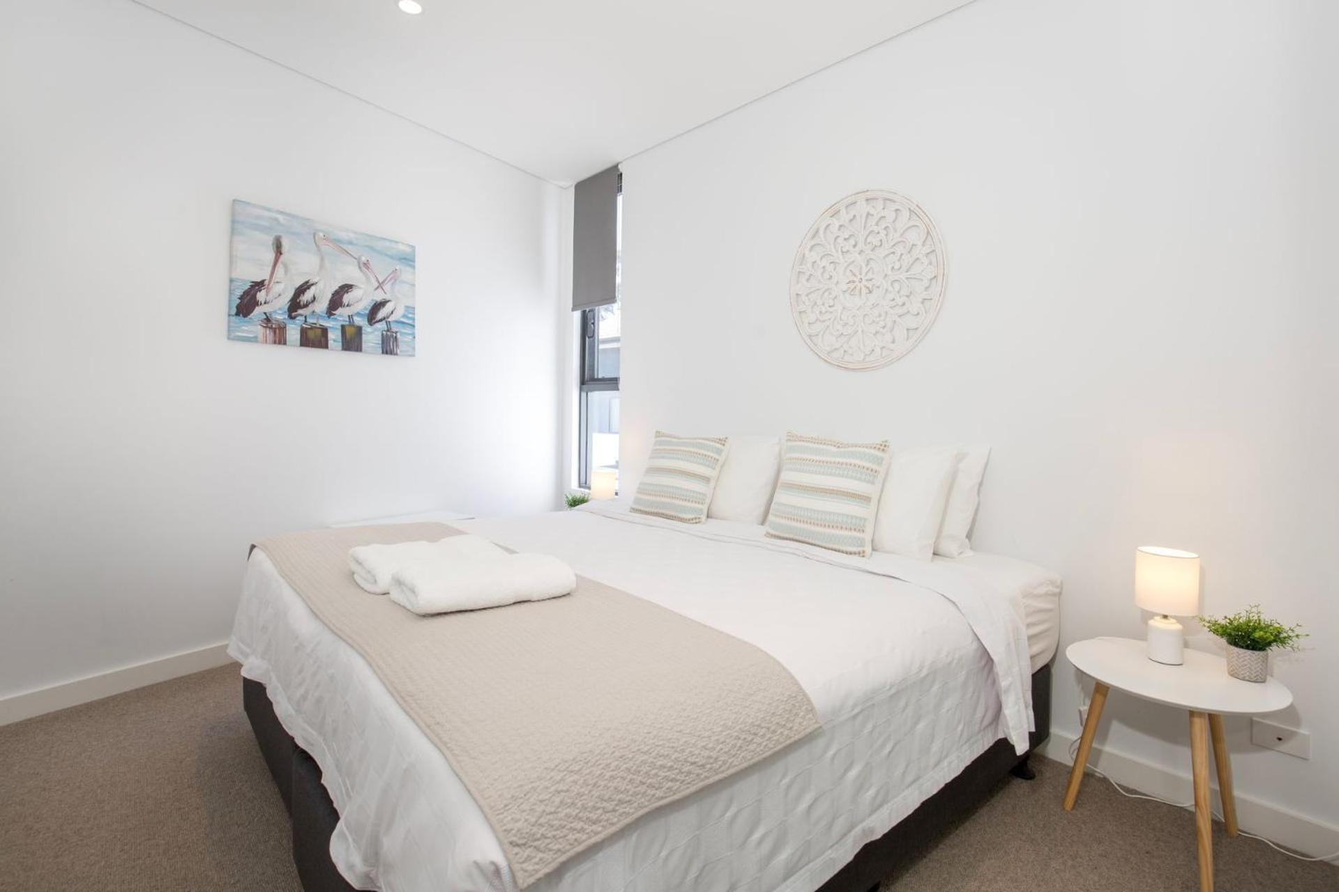 Obsidian Blue Huskisson