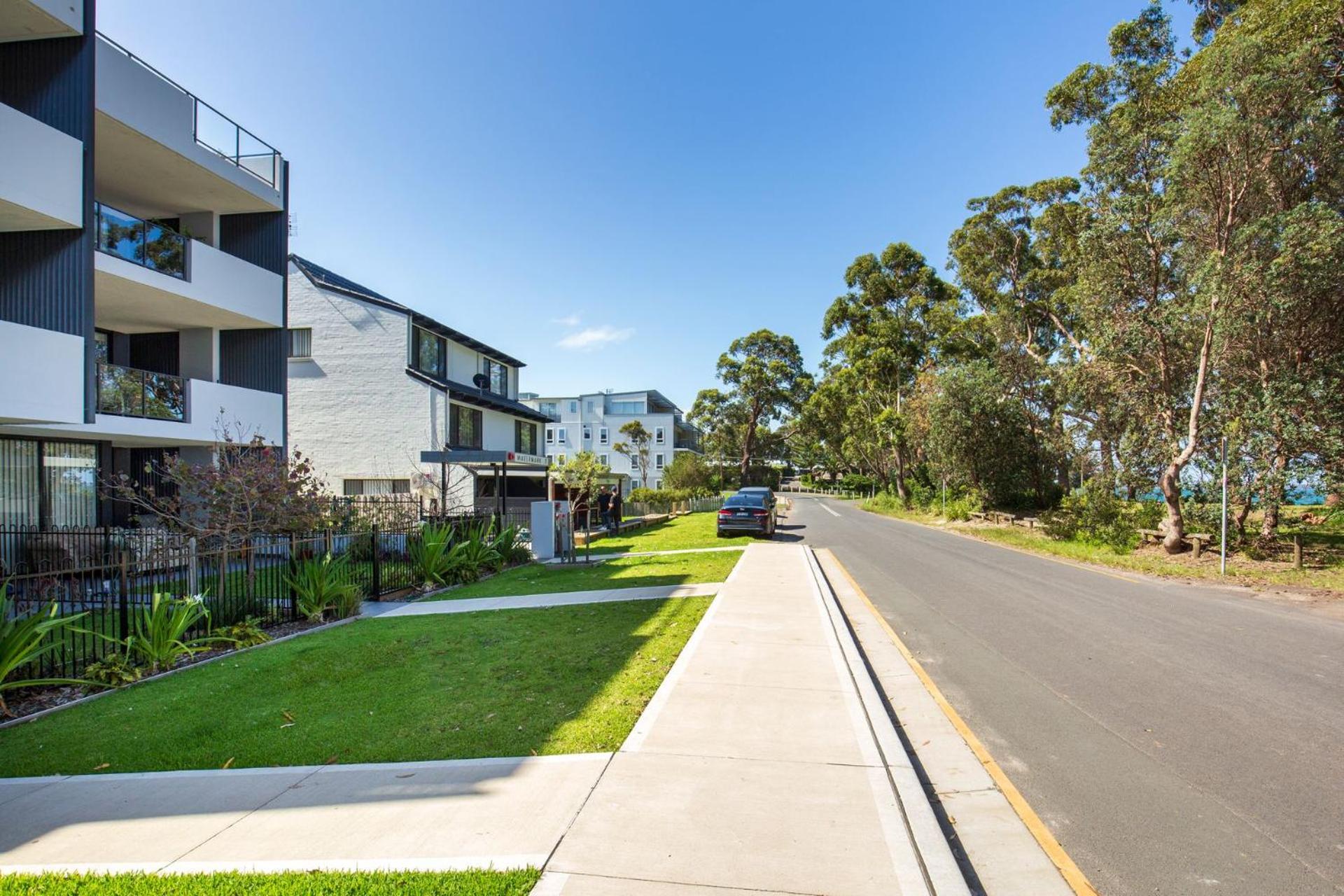Obsidian Blue Huskisson