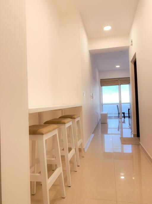 MaSa Beach Front Apartment Uswetakeiyawa B12