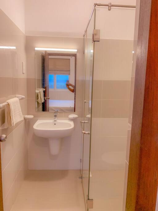 MaSa Beach Front Apartment Uswetakeiyawa B12