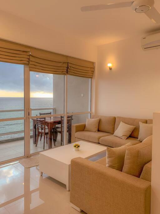 MaSa Beach Front Apartment Uswetakeiyawa B12