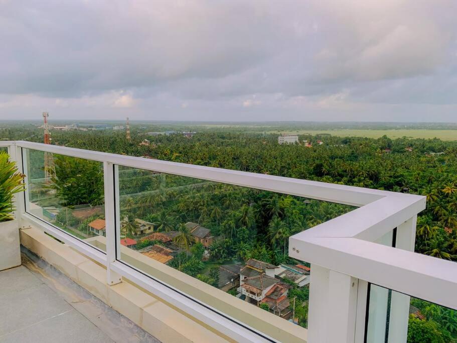 MaSa Beach Front Apartment Uswetakeiyawa B12