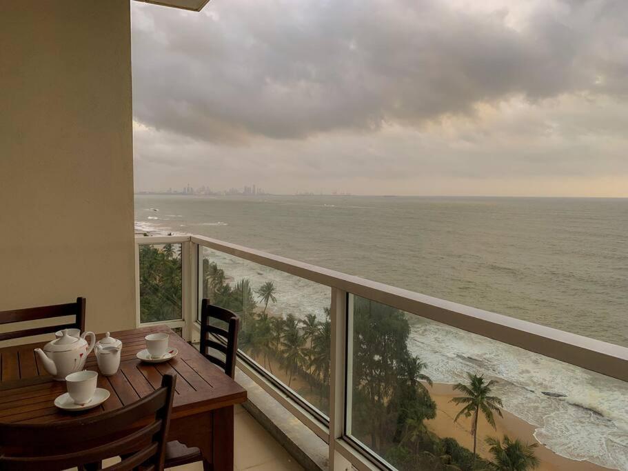 MaSa Beach Front Apartment Uswetakeiyawa B12