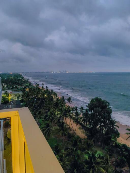 MaSa Beach Front Apartment Uswetakeiyawa B12
