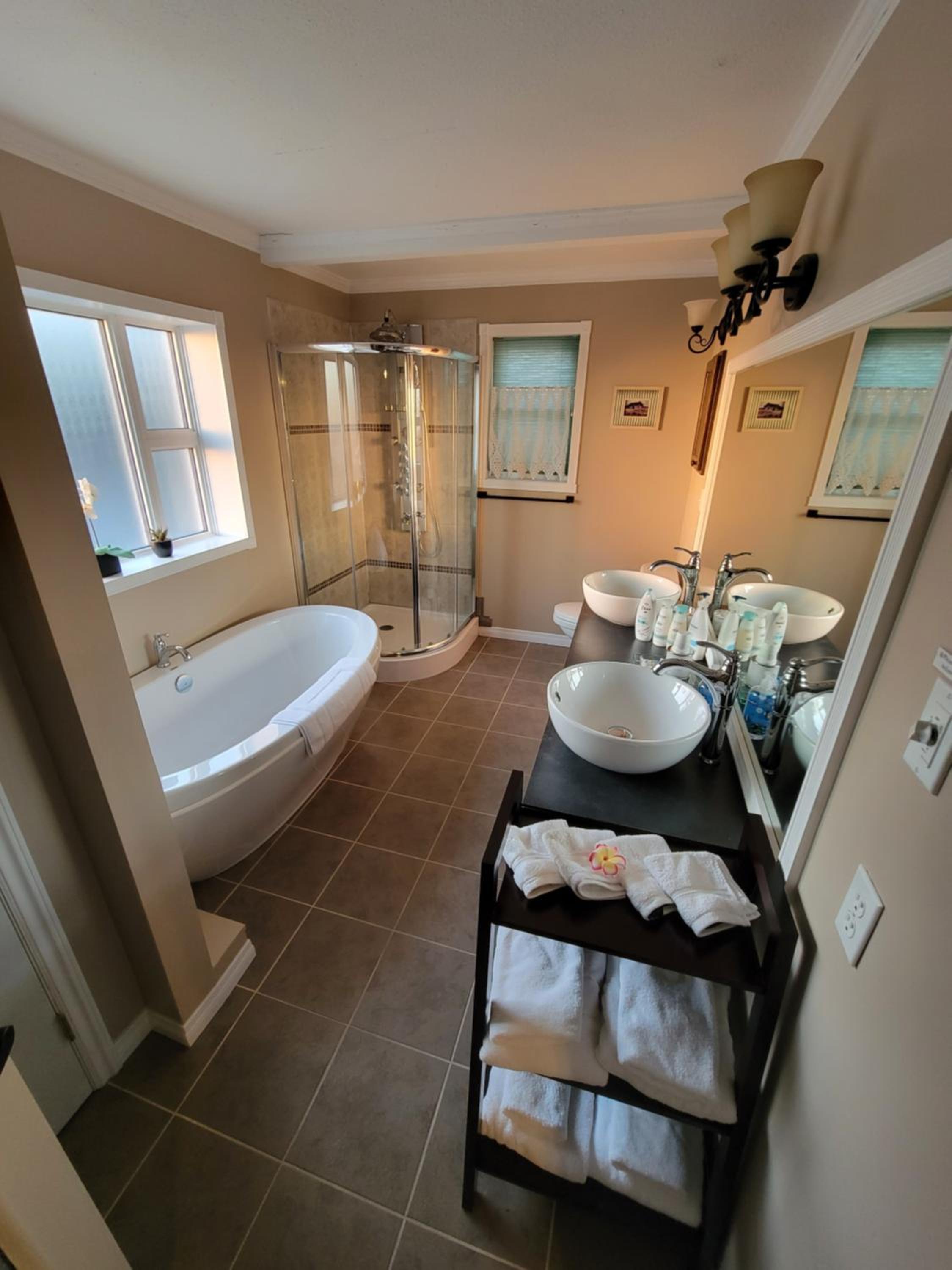 Bluejay Suites B&B