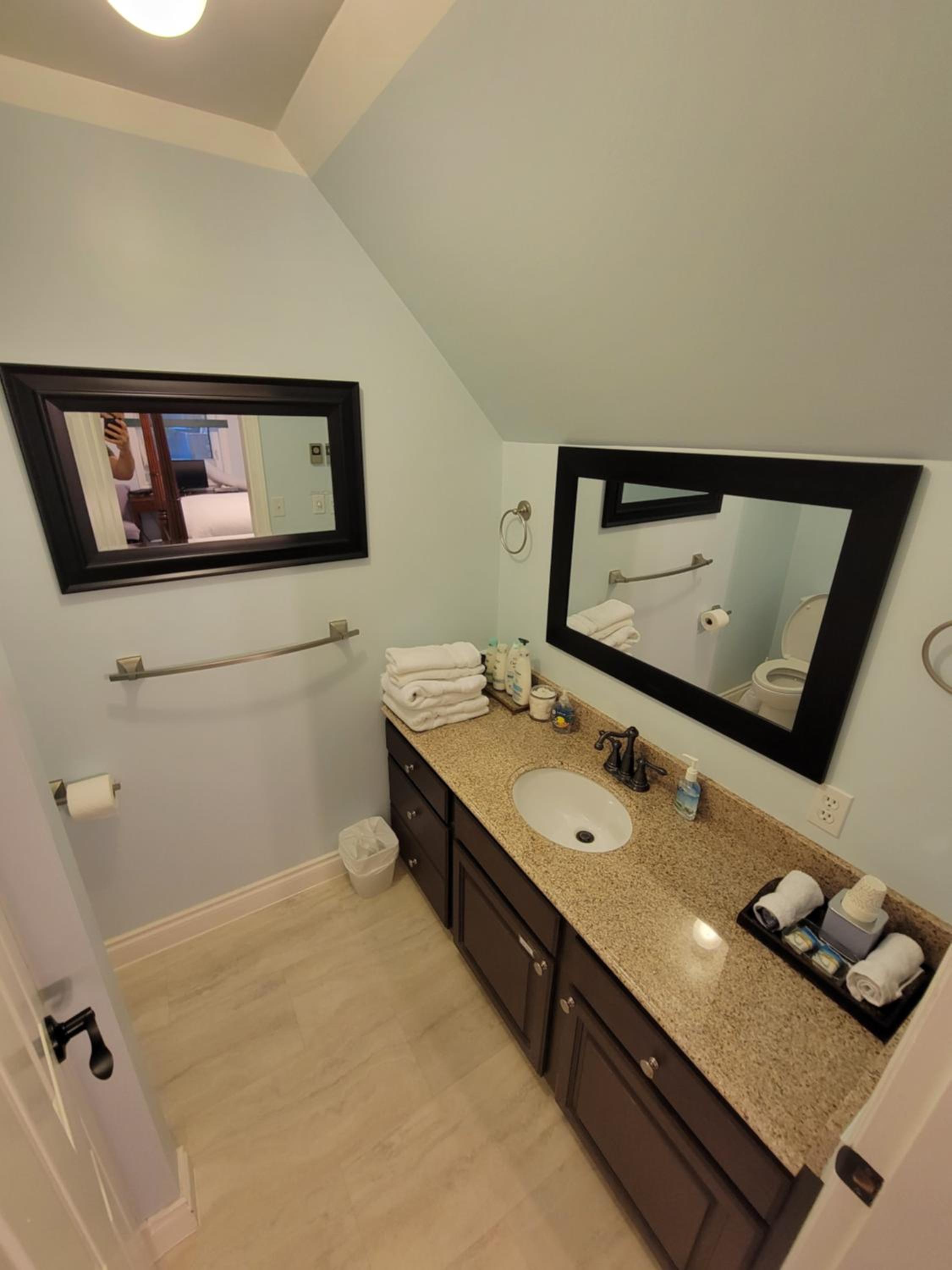 Bluejay Suites B&B