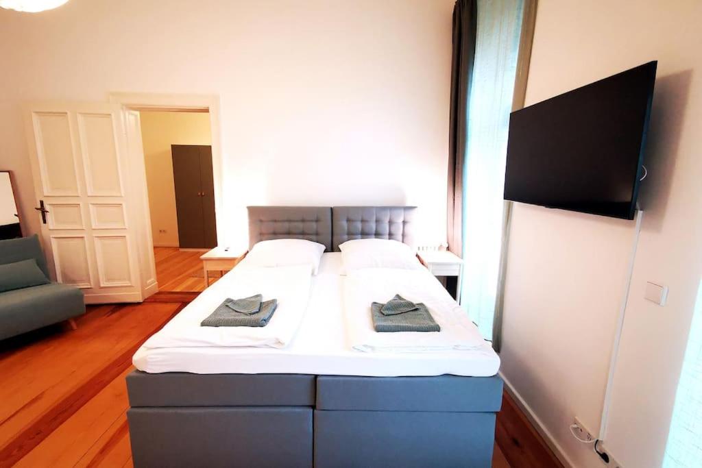 LANG Li by ROCKCHAIR Apartments l SUPERHOST Status l 2 Bedrooms Boxspringbeds in City Center - Cozy Family & Business Flair welcomes you!