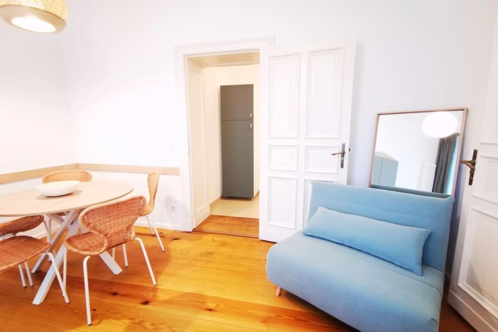 LANG Li by ROCKCHAIR Apartments l SUPERHOST Status l 2 Bedrooms Boxspringbeds in City Center - Cozy Family & Business Flair welcomes you!