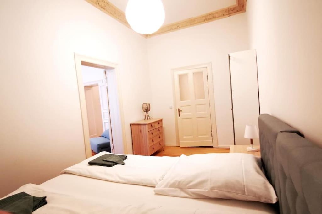 LANG Li by ROCKCHAIR Apartments l SUPERHOST Status l 2 Bedrooms Boxspringbeds in City Center - Cozy Family & Business Flair welcomes you!