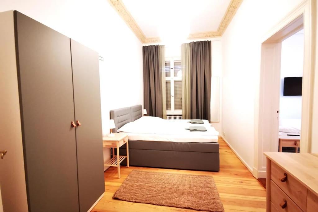 LANG Li by ROCKCHAIR Apartments l SUPERHOST Status l 2 Bedrooms Boxspringbeds in City Center - Cozy Family & Business Flair welcomes you!