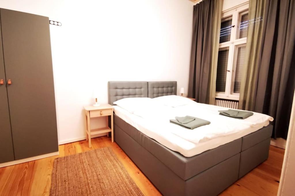 LANG Li by ROCKCHAIR Apartments l SUPERHOST Status l 2 Bedrooms Boxspringbeds in City Center - Cozy Family & Business Flair welcomes you!