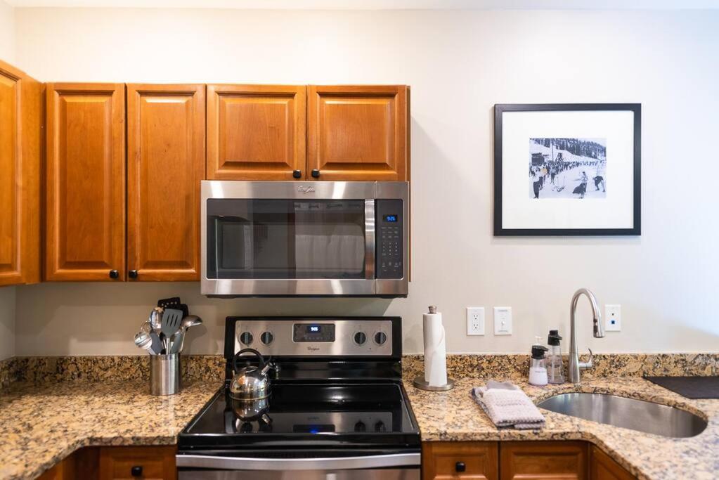 Ski-In/Ski-Out Zephyr 1 Bedroom Condo Winter Park