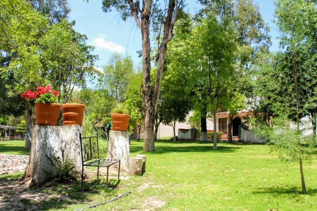 ¡Casa bonita frente a alberca, lago y área verde! view 3