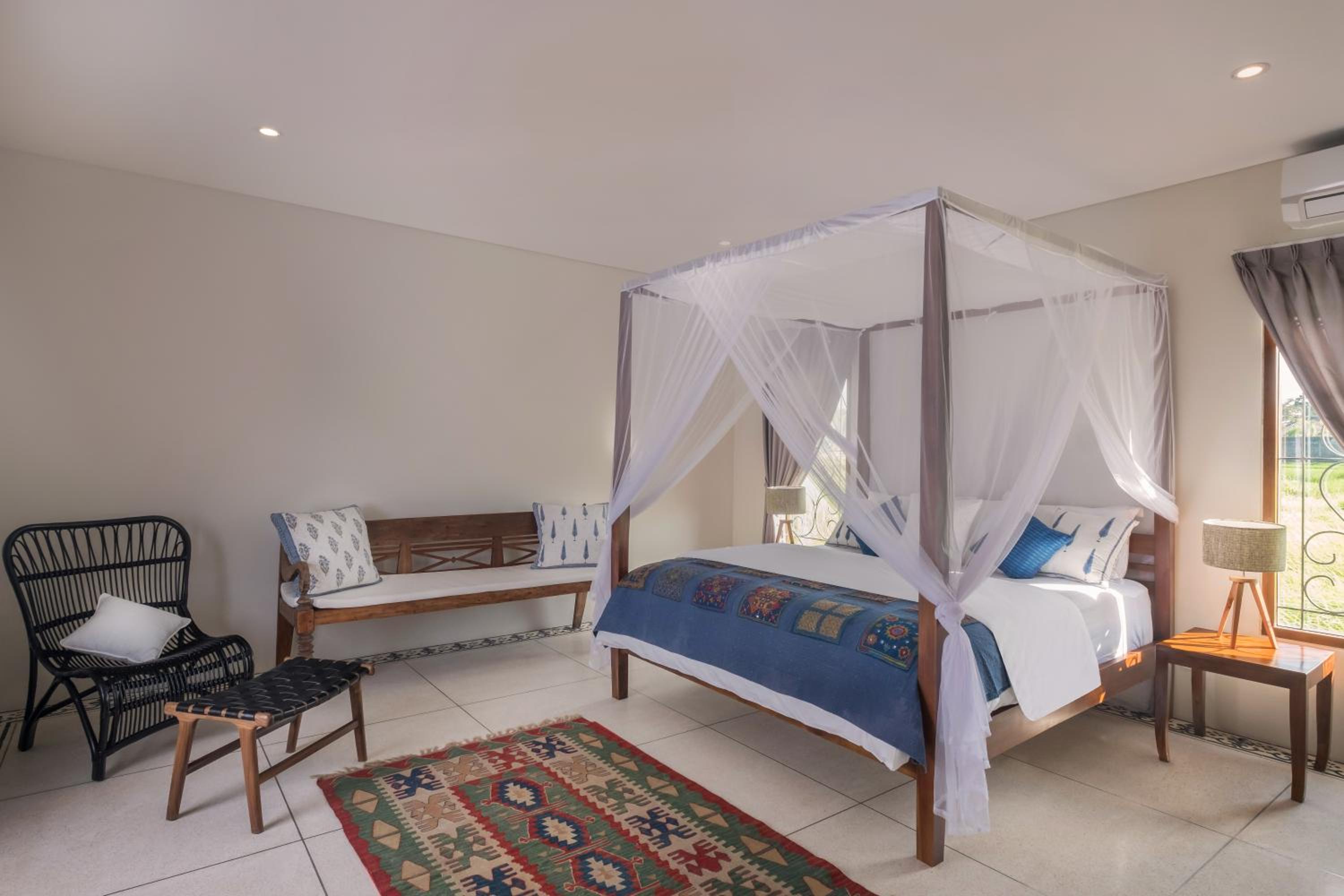 Villa Manggala - 13 mins walk to Berawa Beach