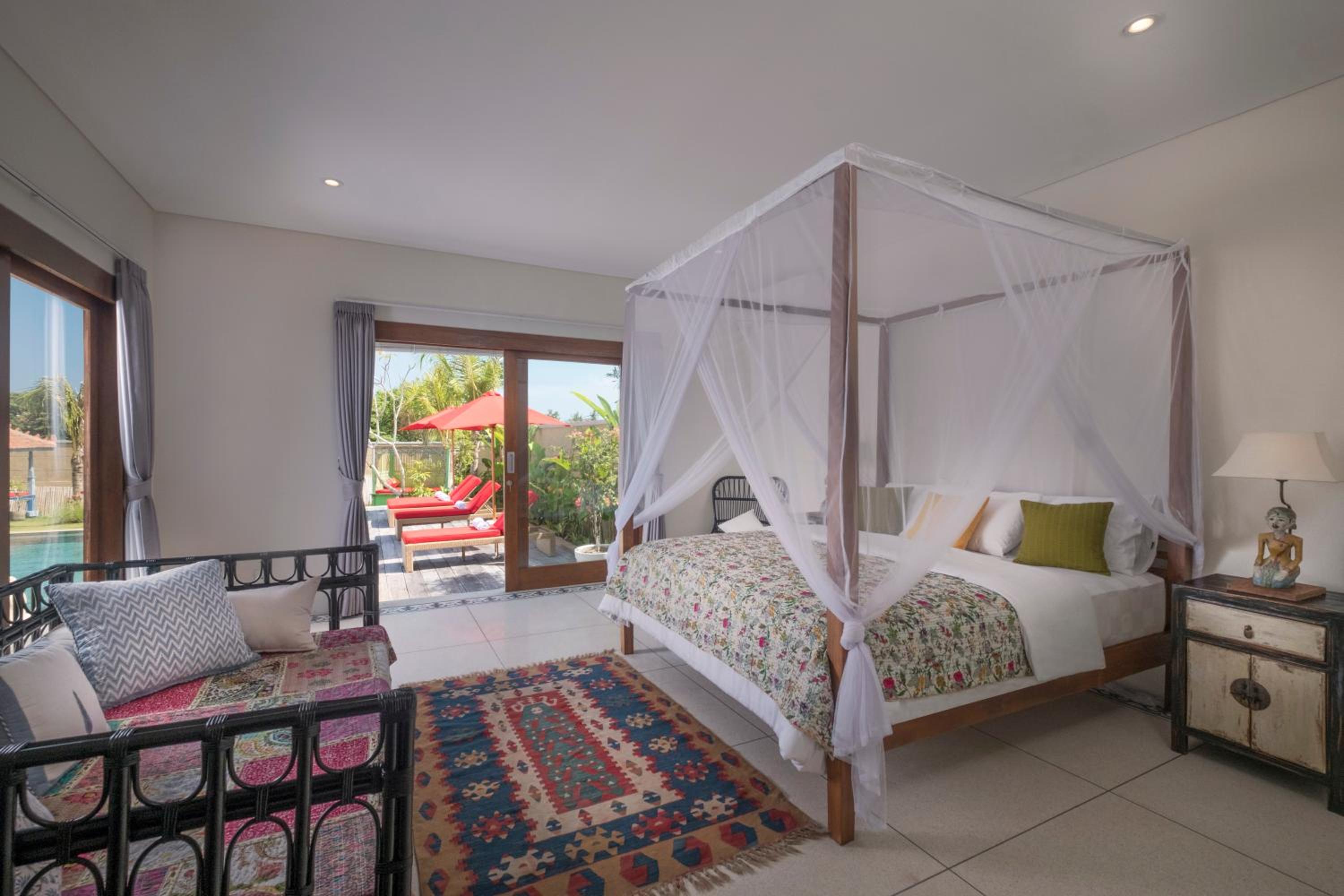 Villa Manggala - 13 mins walk to Berawa Beach