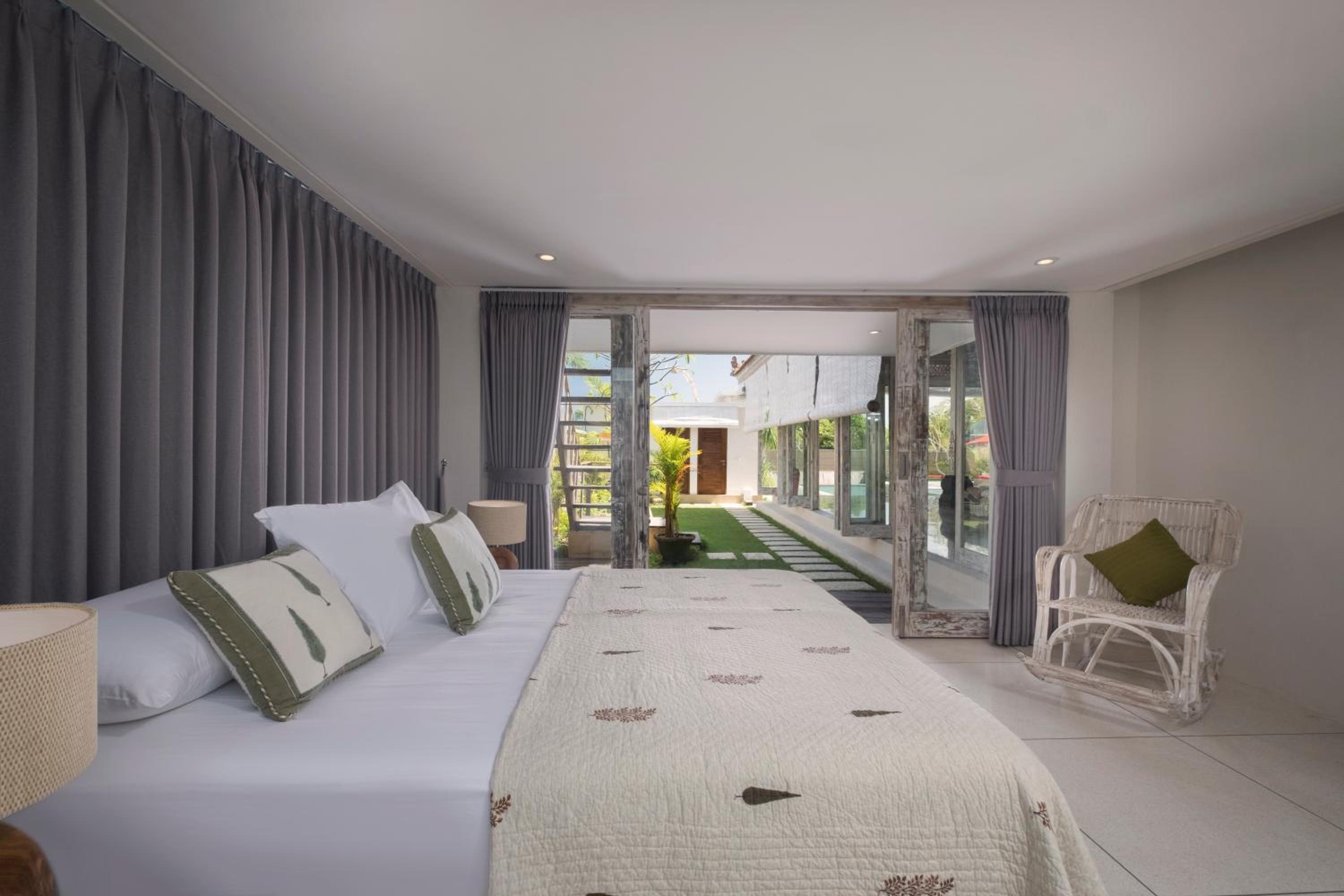 Villa Manggala - 13 mins walk to Berawa Beach